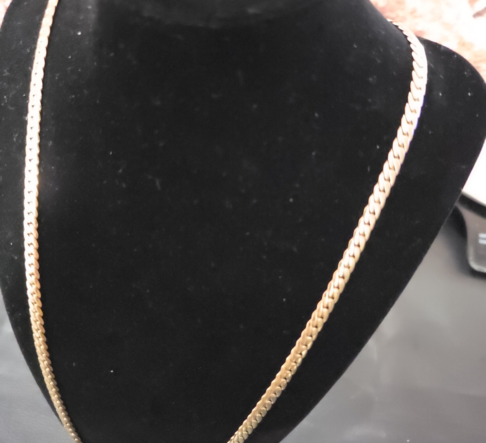 Classic Gold Tone Women's Link Necklace